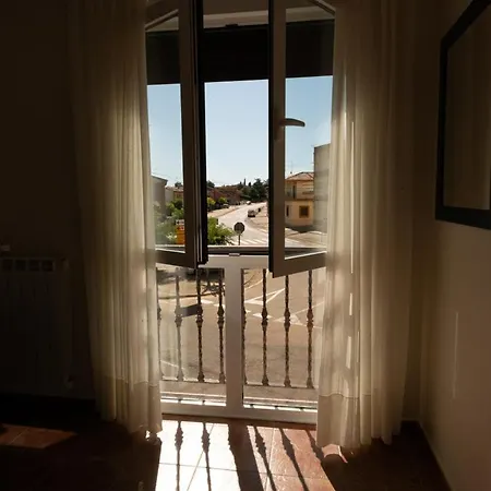 Hostal Valderas 호텔 Valderas (Castile and Leon)